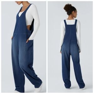 Halara Flex Washed Denim V-Neck Pocket Overalls Women’s | Small | NWT